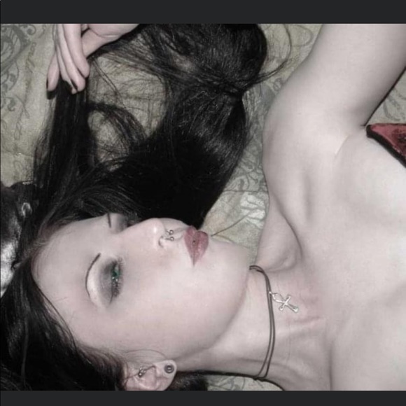 Meet your Posher - Picture 2 of 2